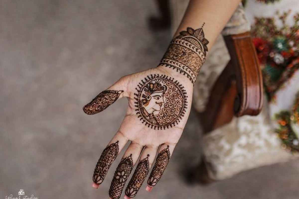 Easy And Simple Mehndi Design For Front Hand